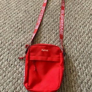 Supreme red side bag ss18 new with out tags